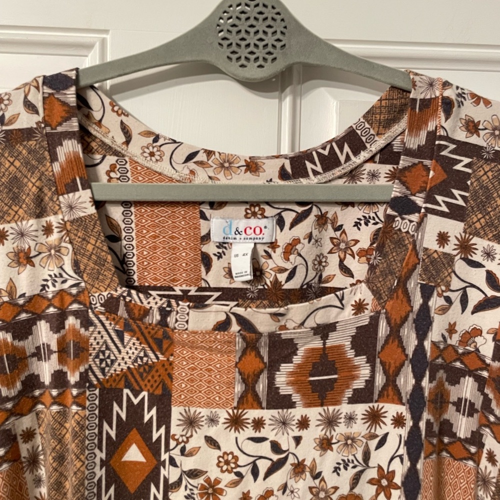 d&CO. Women's Brown Patchwork Print Blouse